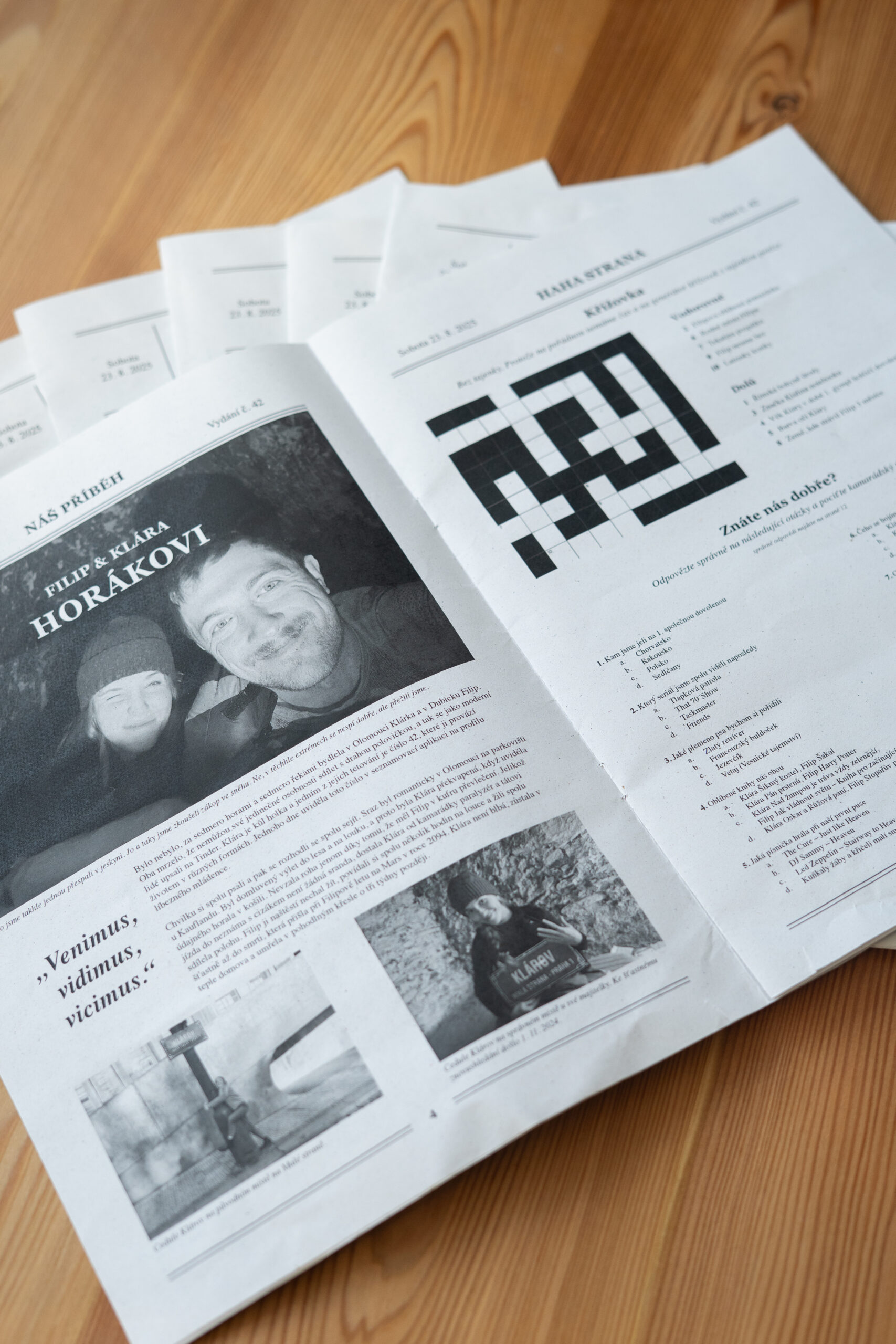 svatební noviny Canva šablona